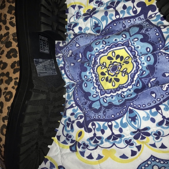 Boots - Picture 3 of 3